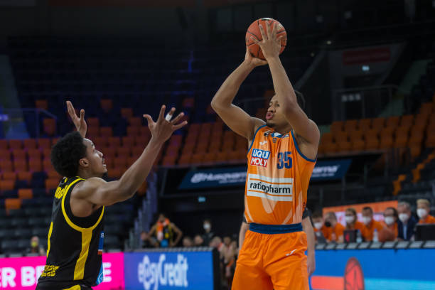 在欧洲足坛 在欧洲足坛