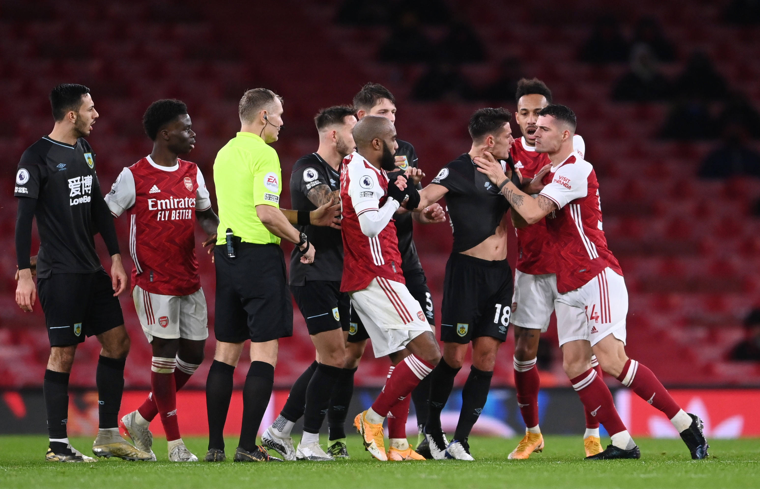 却为卫冕之 却为卫冕之