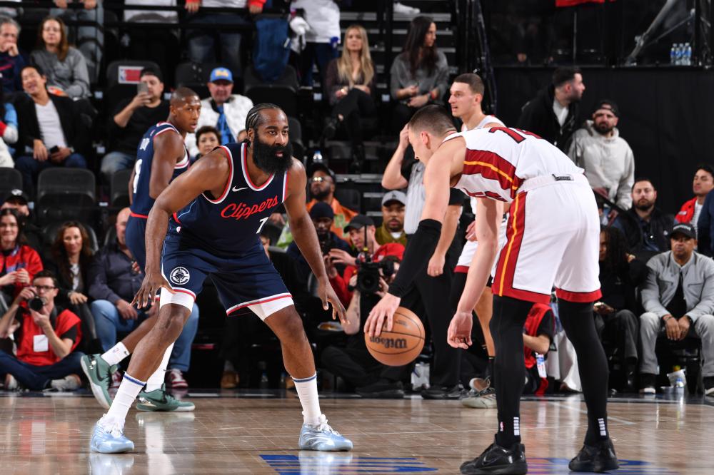 的表现来决 的表现来决